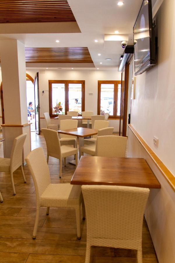 Hotel Almadraba Захара де лос Атунес Екстериор снимка