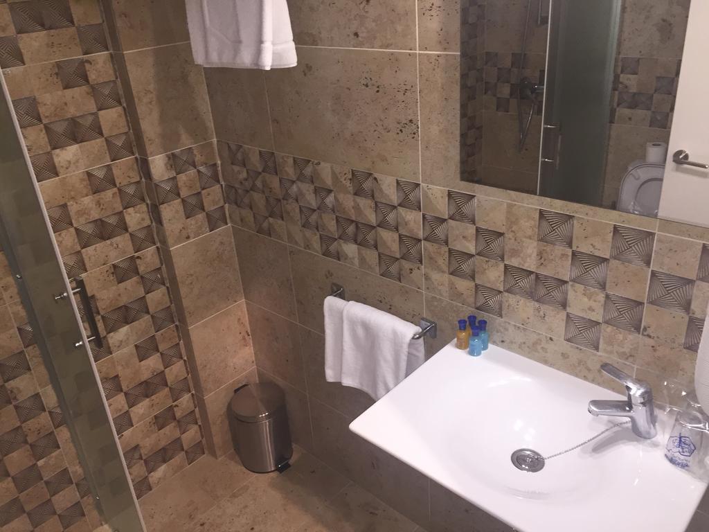 Hotel Almadraba Захара де лос Атунес Екстериор снимка